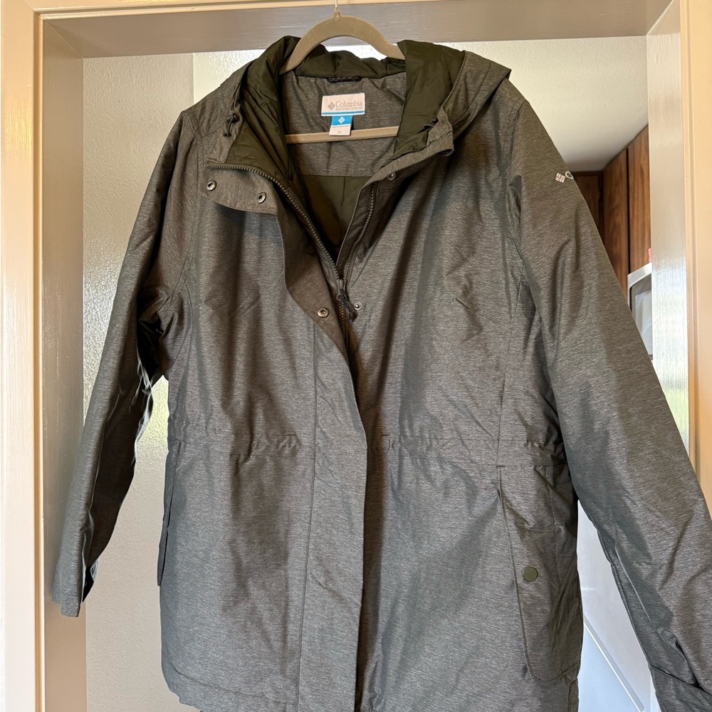 Columbia Women's Olive Gray Hooded Ski Jacket